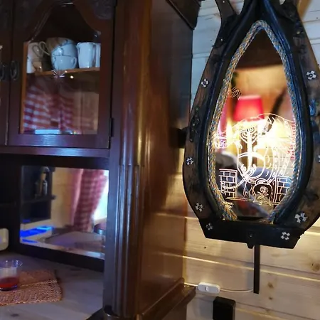 Waldhuette Glueck Auf Notsch bei Bleiberg