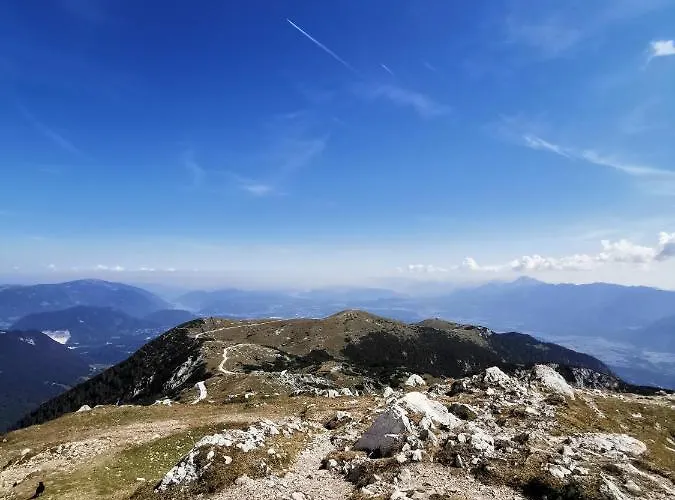 Waldhuette Glueck Auf Notsch bei Bleiberg